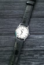 Rare Vintage Slim Seíko Round Roman Dial Slv Blk  Mens Watch