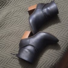 Maurices Julia Navy Blue Ankle Boots Block Heel Zip Man Made Round Toe Size 9